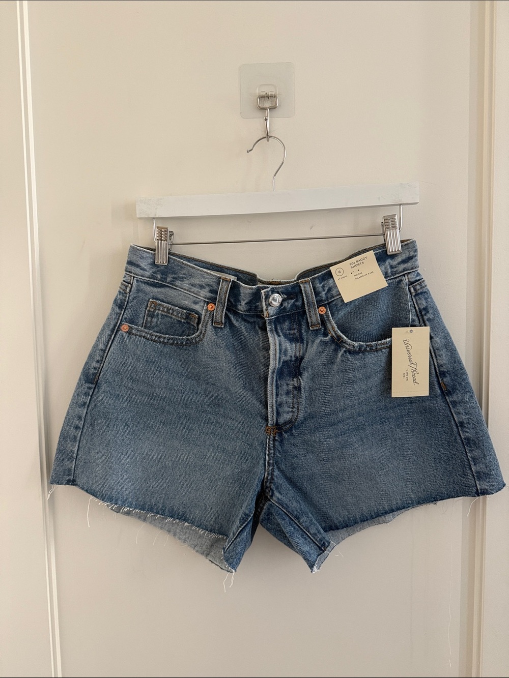 Women's Mid-Rise 90's Baggy Jean Shorts - Universal Thread™ Medium Wash 6